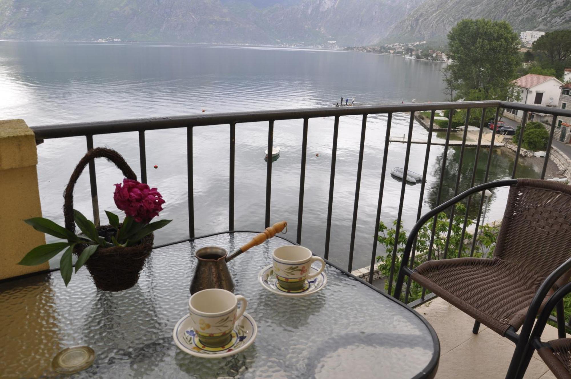 Apartment Ivanisevic 2 Kotor Exterior photo